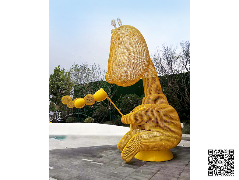 不銹鋼雕塑中鏤空雕塑的制作方式是什么？